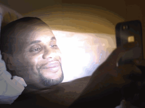 daniel-cormier-cormier-mobile.gif