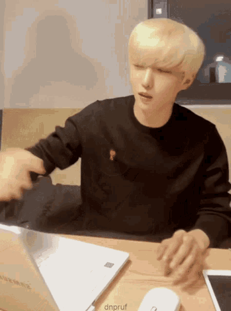 up10tion-seon-yein.gif