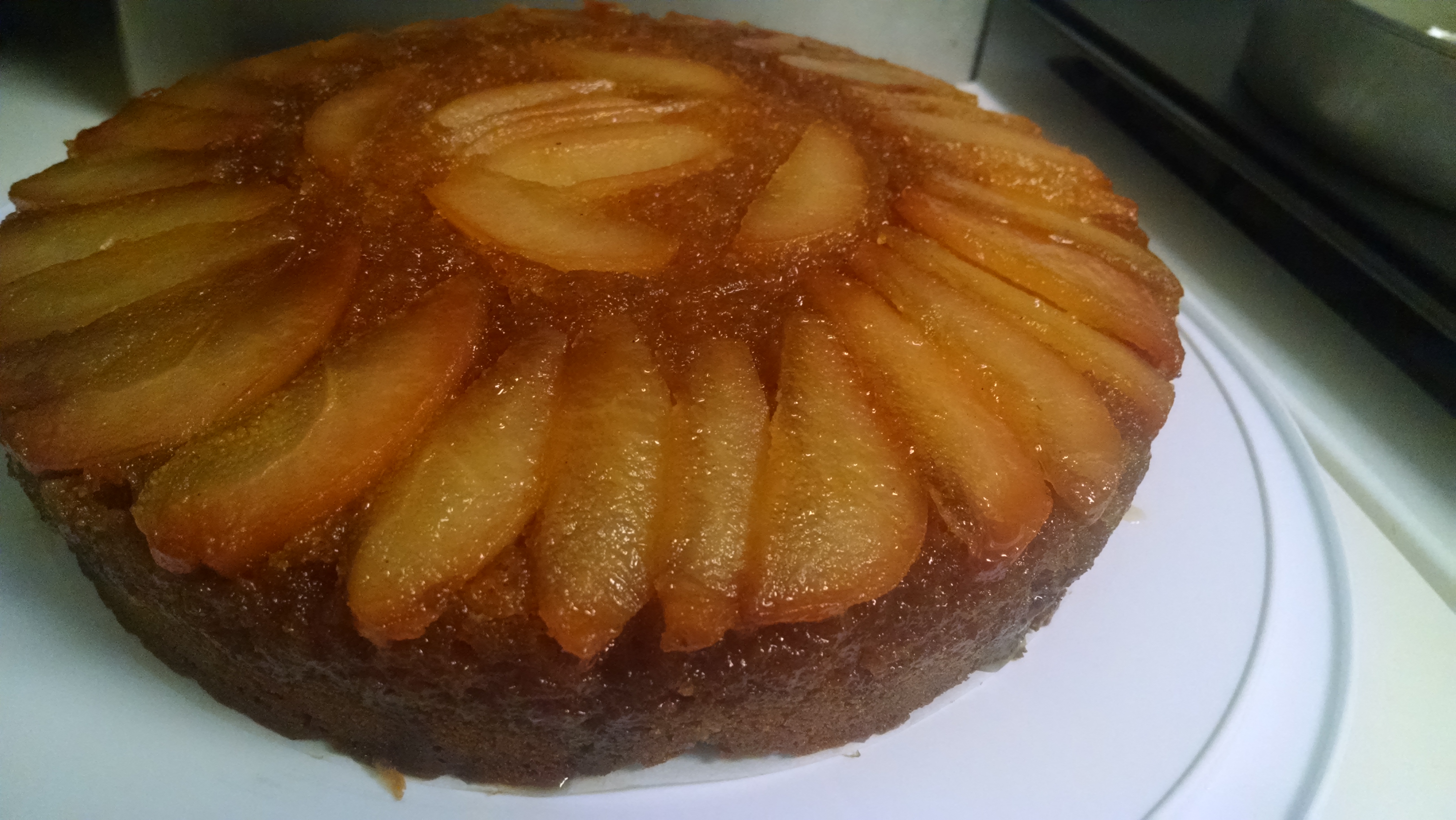 Pear_Upside-Down_Cake_%2826158091401%29.jpg
