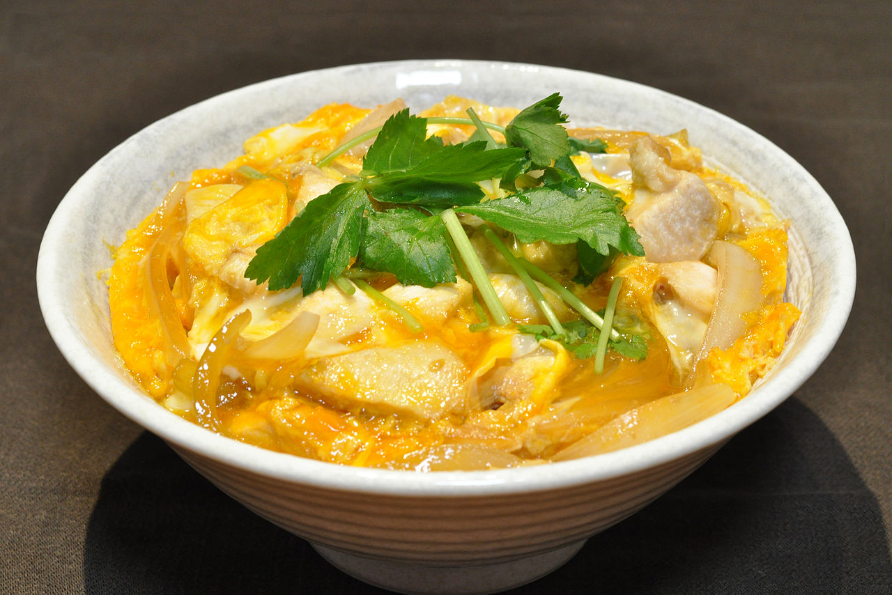 1280px-Oyakodon_003.jpg