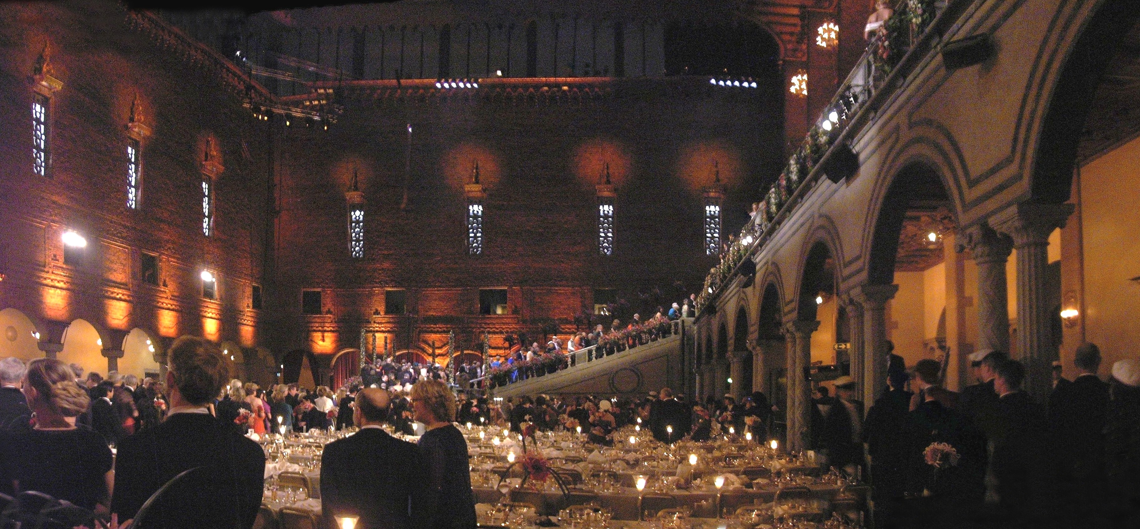 Panoramic_Shot_Nobel_Banquet_2005.jpg