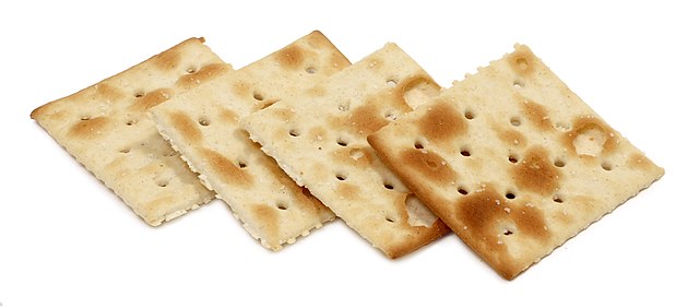 640px-Saltine-Crackers.JPG