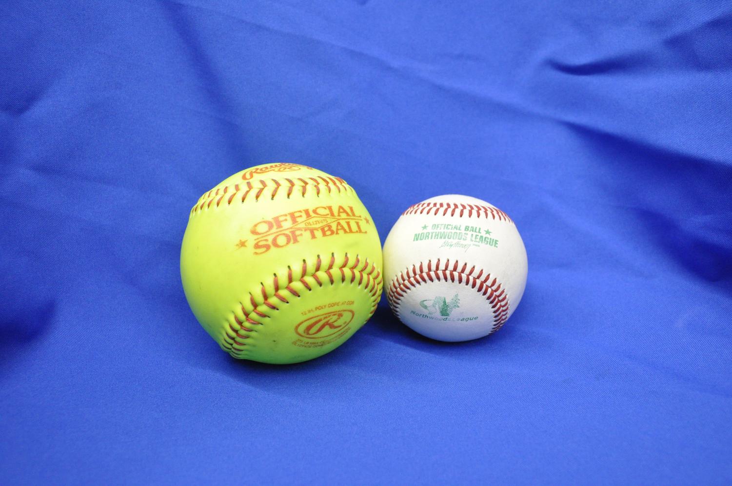 Softball-vs-Baseball.jpg