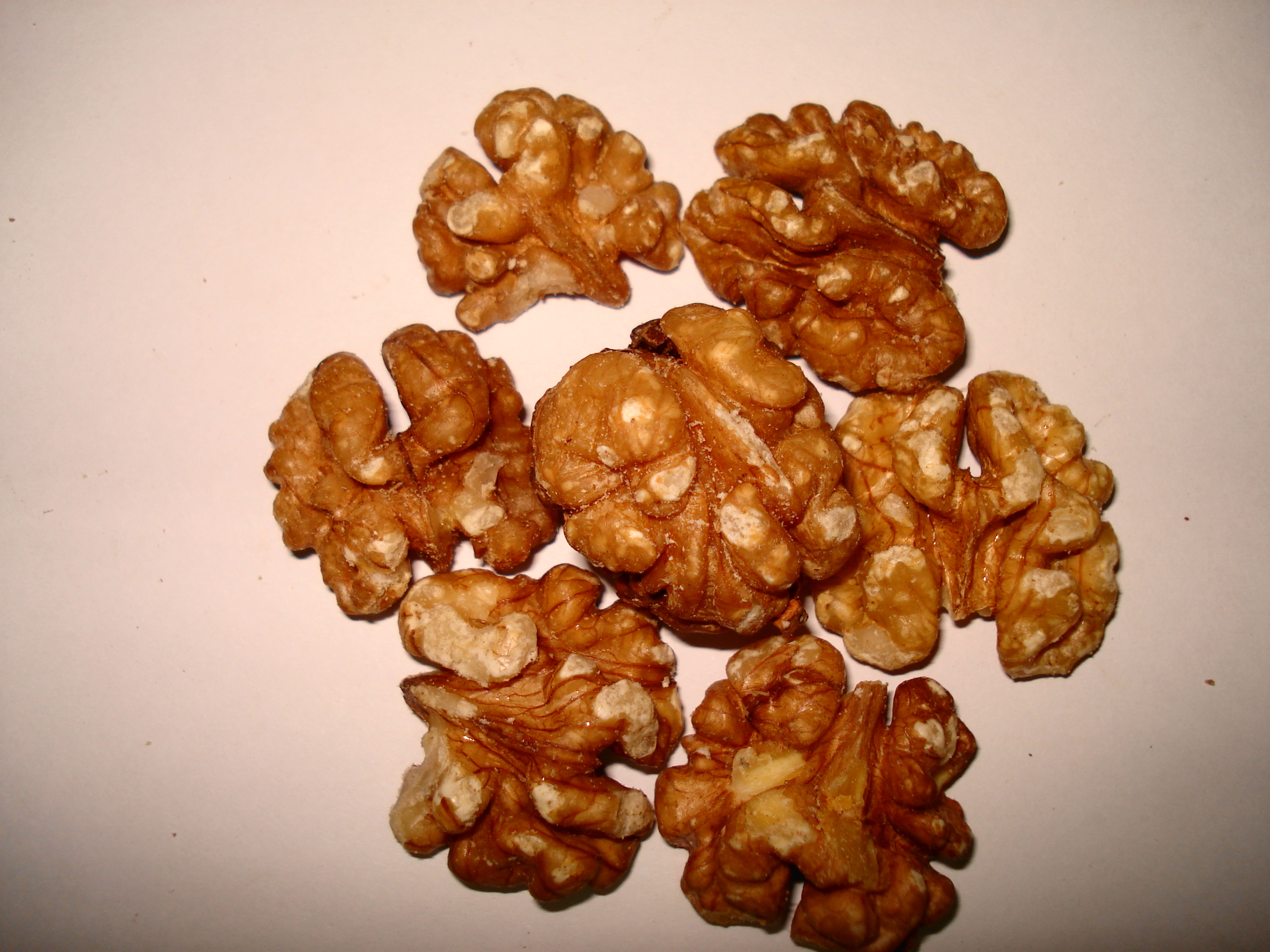 Walnuts_no_shell.jpg