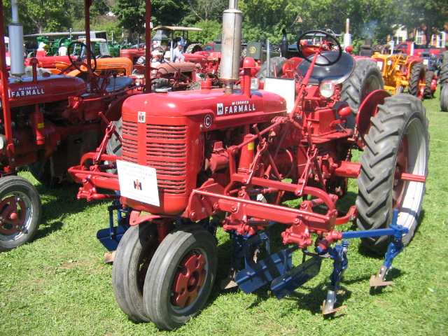 Farmall_C_cultivator.jpg