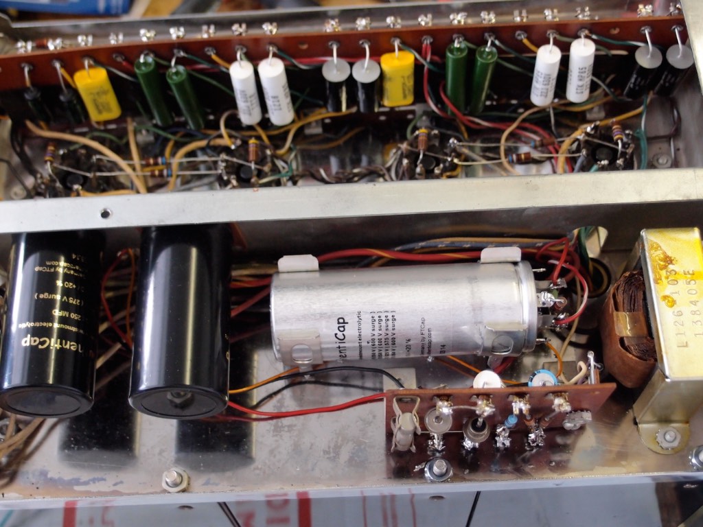 McIntosh-MC225-inside-1.jpg