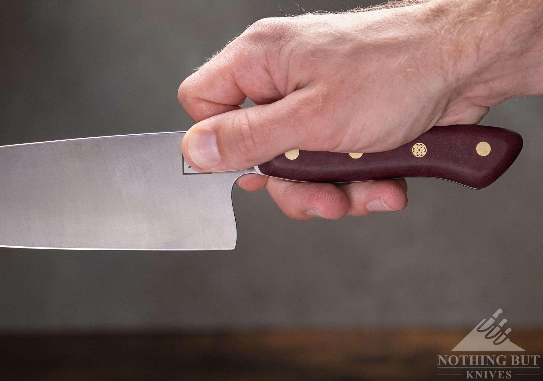 Pinch-Grip-on-a-Chef-Knife.jpg