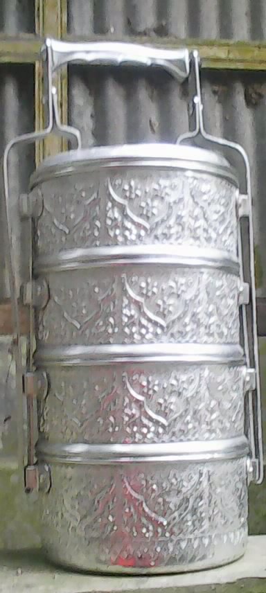 Tiffin_box_made_in_Thailand.jpg