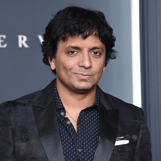 290ba4e459d266152470e944e5f01a7e86-27-M-Night-Shyamalan.rsquare.w330.jpg