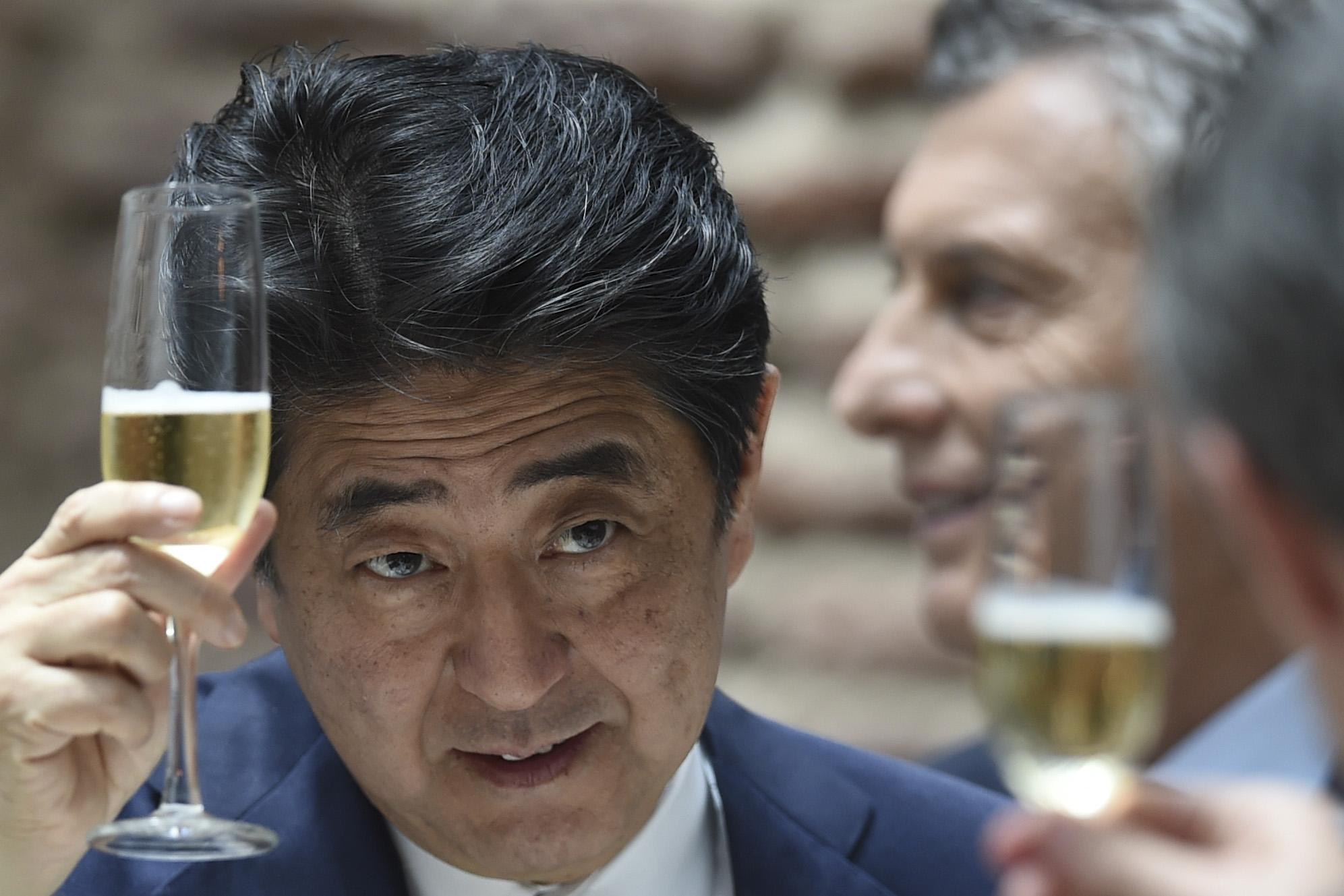 shinzo-abe-2016-gettyimages-624900534.jpg