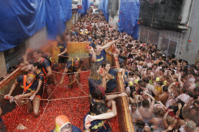 La_Tomatina_2014.jpg