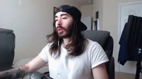 penguinz0-moistcritikal.gif