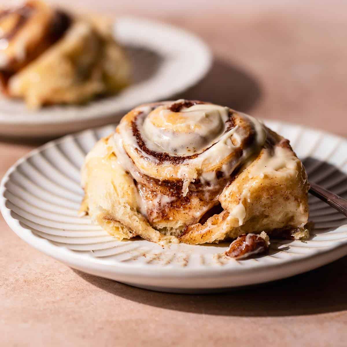 best-cinnamon-rolls-featured.jpg