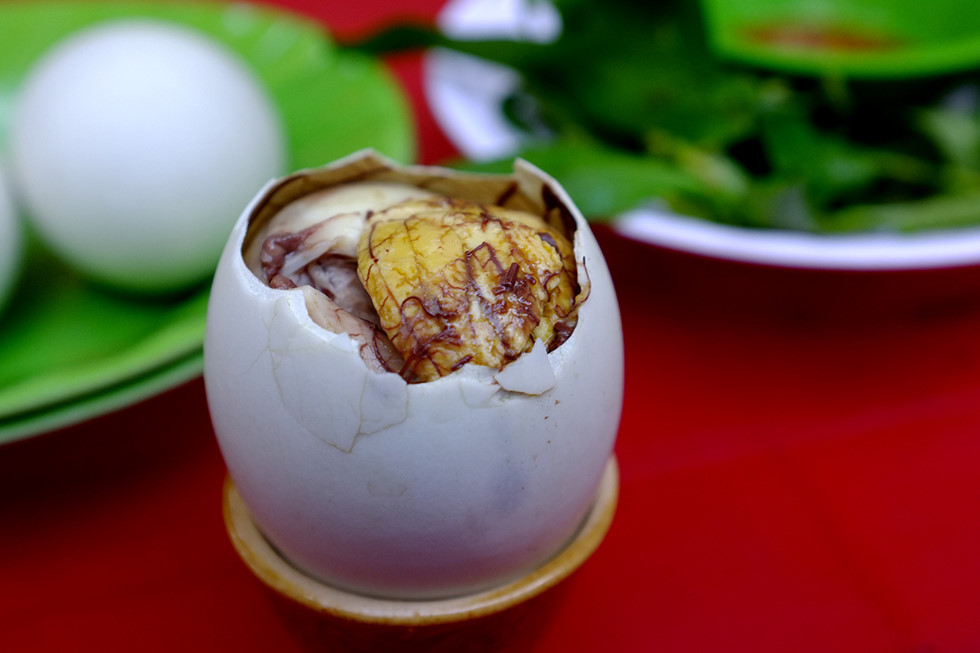 Balut-in-Vietnam.jpeg