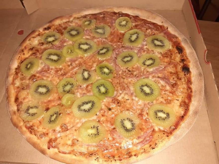Kiwi-Fruit-Pizza_0-x.jpg